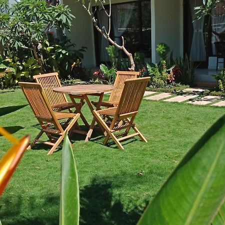 The Poetri Oka Hotel Batununggul Bagian luar foto