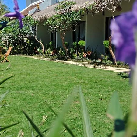 The Poetri Oka Hotel Batununggul Bagian luar foto