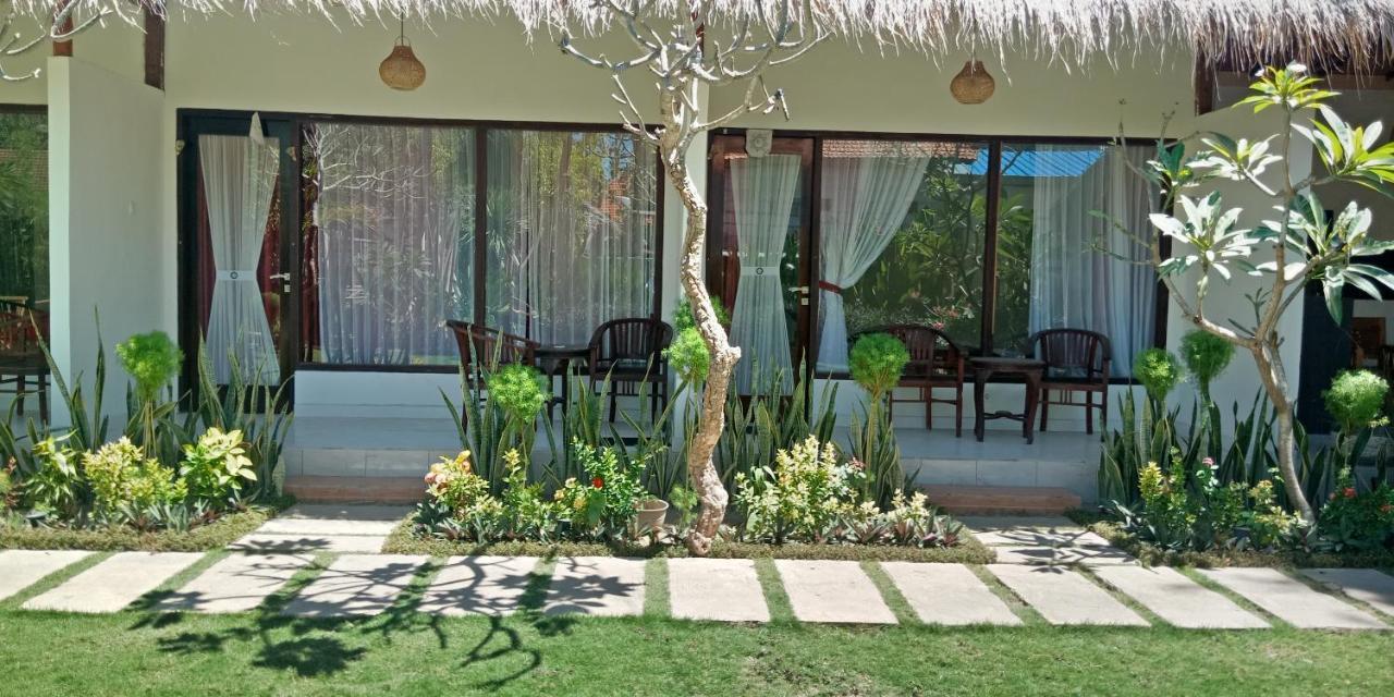 The Poetri Oka Hotel Batununggul Bagian luar foto