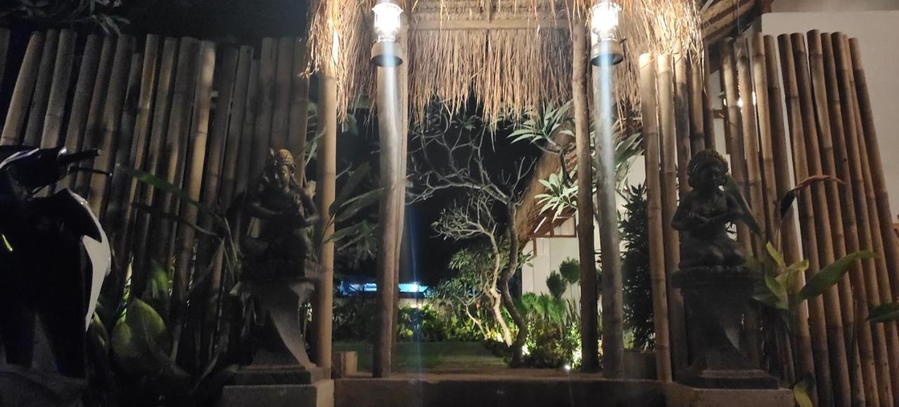 The Poetri Oka Hotel Batununggul Bagian luar foto