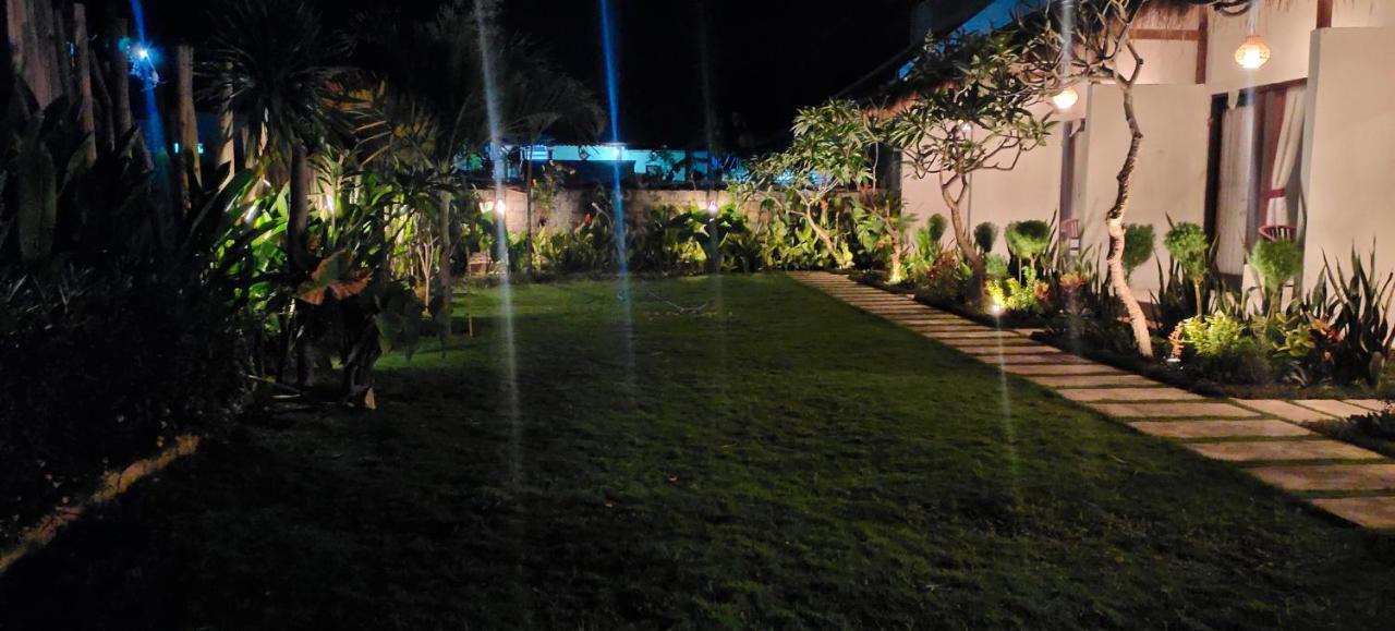 The Poetri Oka Hotel Batununggul Bagian luar foto