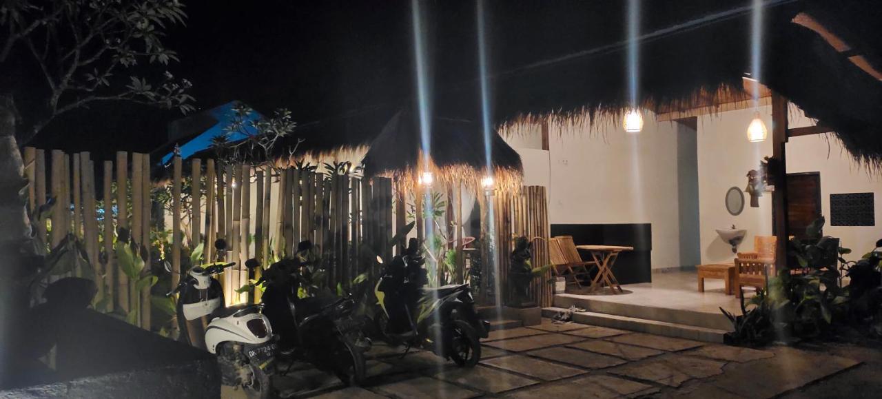 The Poetri Oka Hotel Batununggul Bagian luar foto