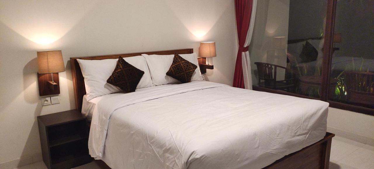 The Poetri Oka Hotel Batununggul Bagian luar foto