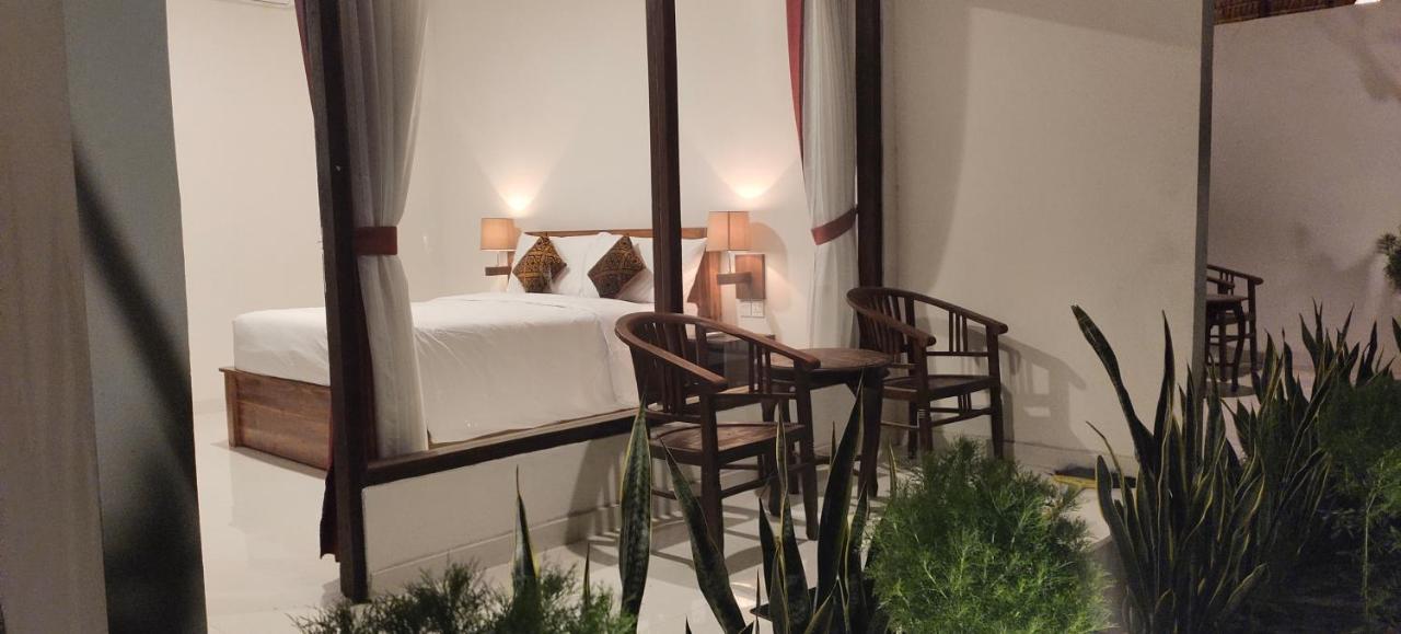 The Poetri Oka Hotel Batununggul Bagian luar foto