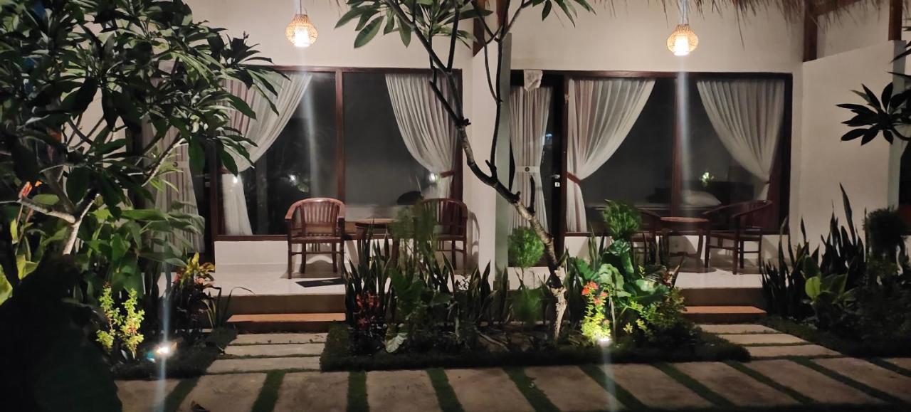 The Poetri Oka Hotel Batununggul Bagian luar foto