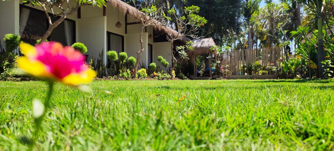 The Poetri Oka Hotel Batununggul Bagian luar foto