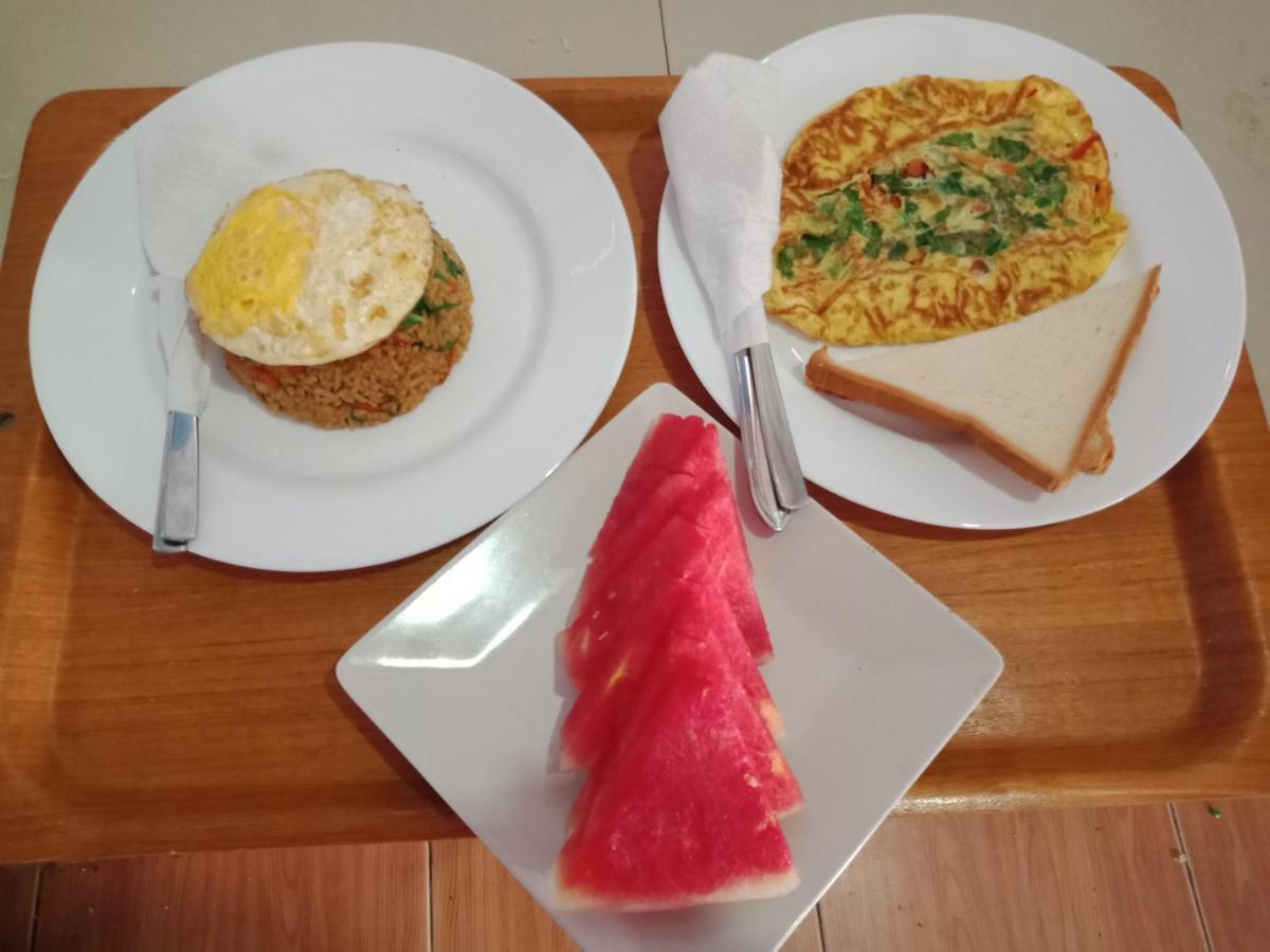 The Poetri Oka Hotel Batununggul Bagian luar foto